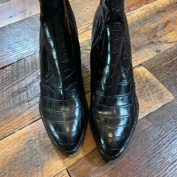 Marc Fisher Black Croc Embossed Knee High Block Heel Boots Women’s Size 7.5 - Picture 4 of 9